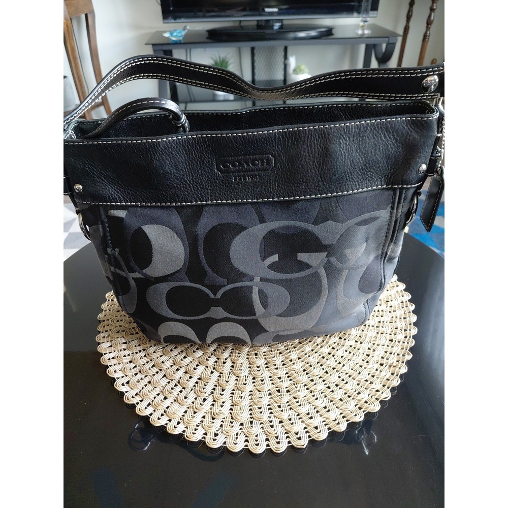 Coach Zoe Black Signature Handbag Purse Hobo Zipper Closure Buckles